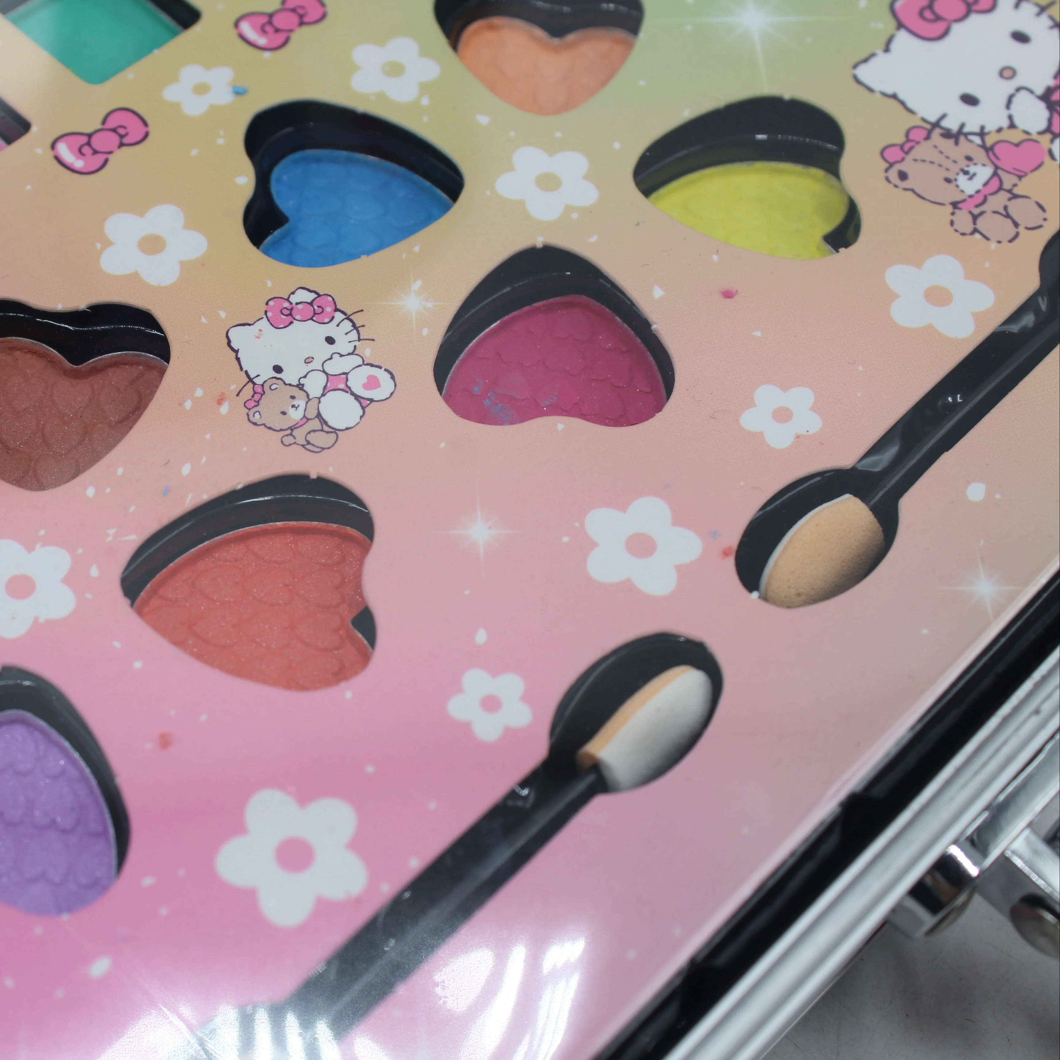 Hello Kitty Makeup Carry Suitcase - Image 5