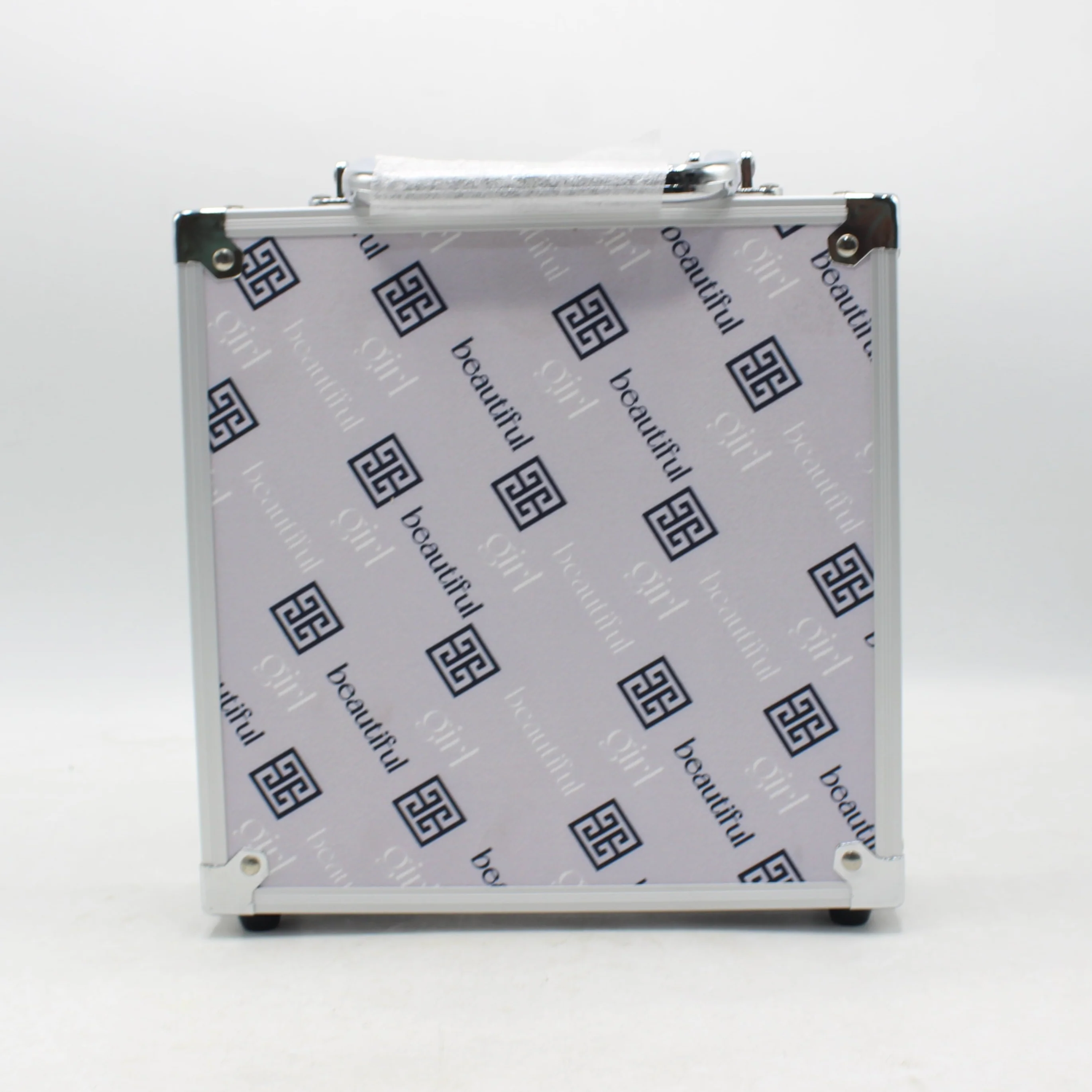 Beautiful Make up Shopping for Girls - Image 3