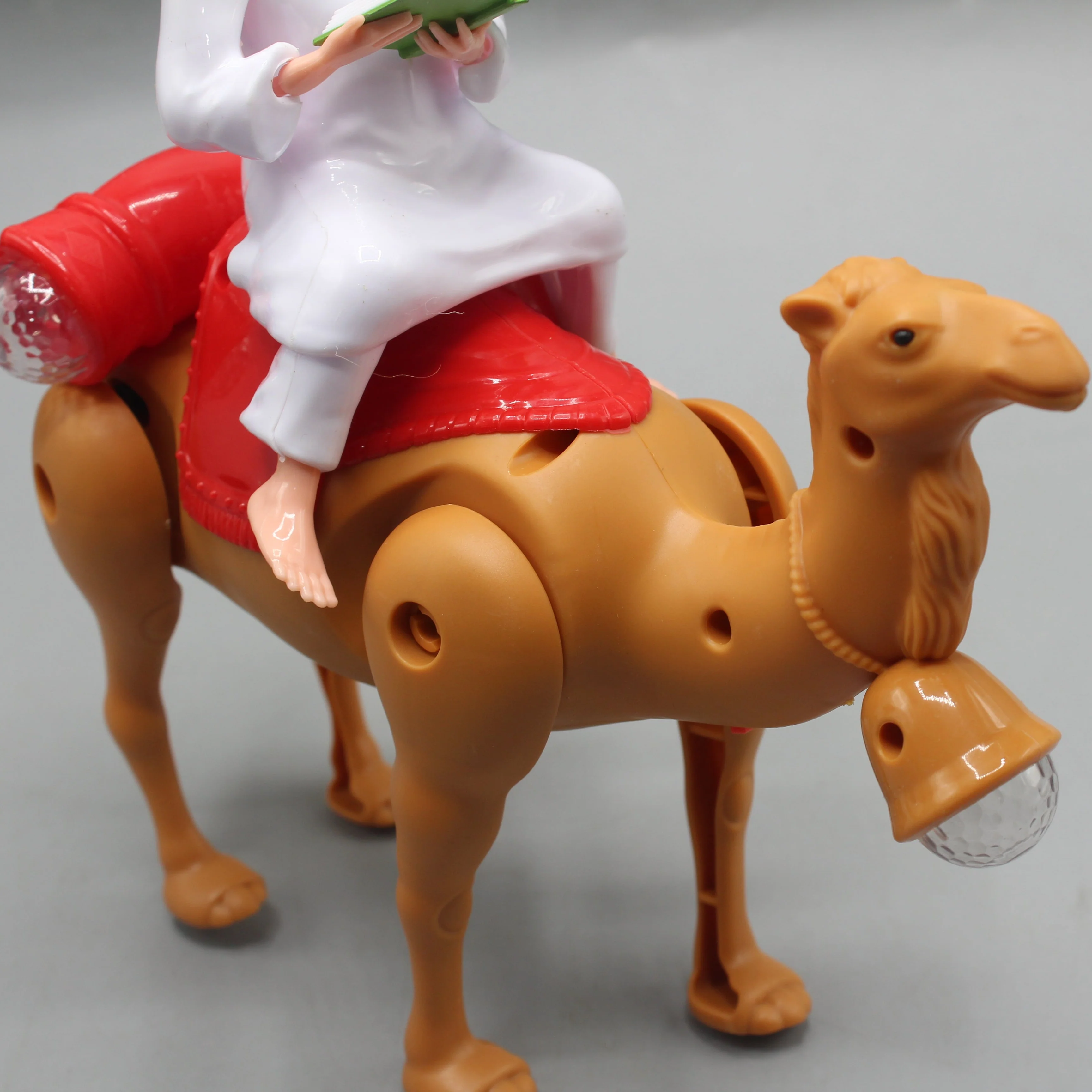 Desert Haji Camel with Light & Sound - Image 3