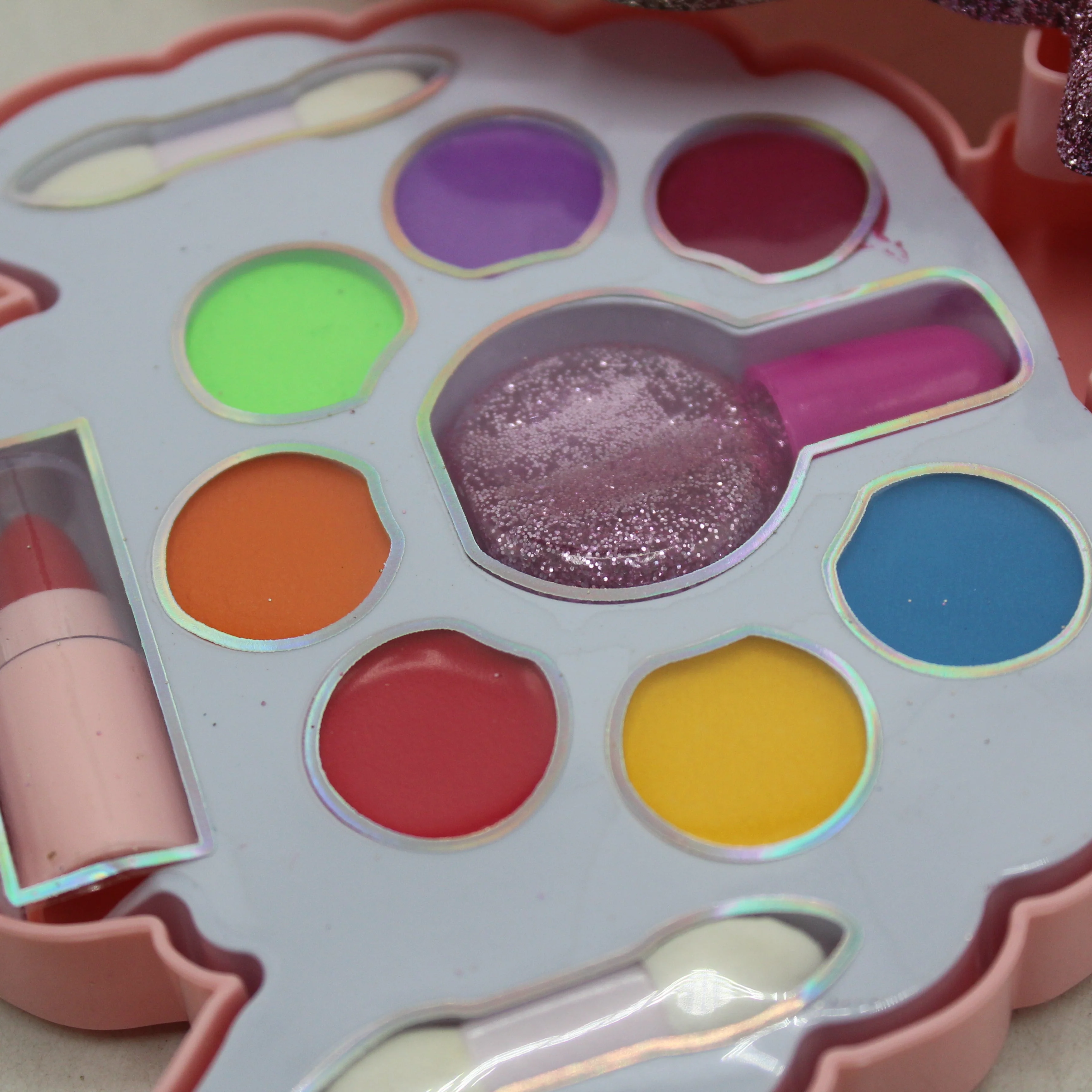 Unicorn Shape Glitter Makeup Kit - Image 5