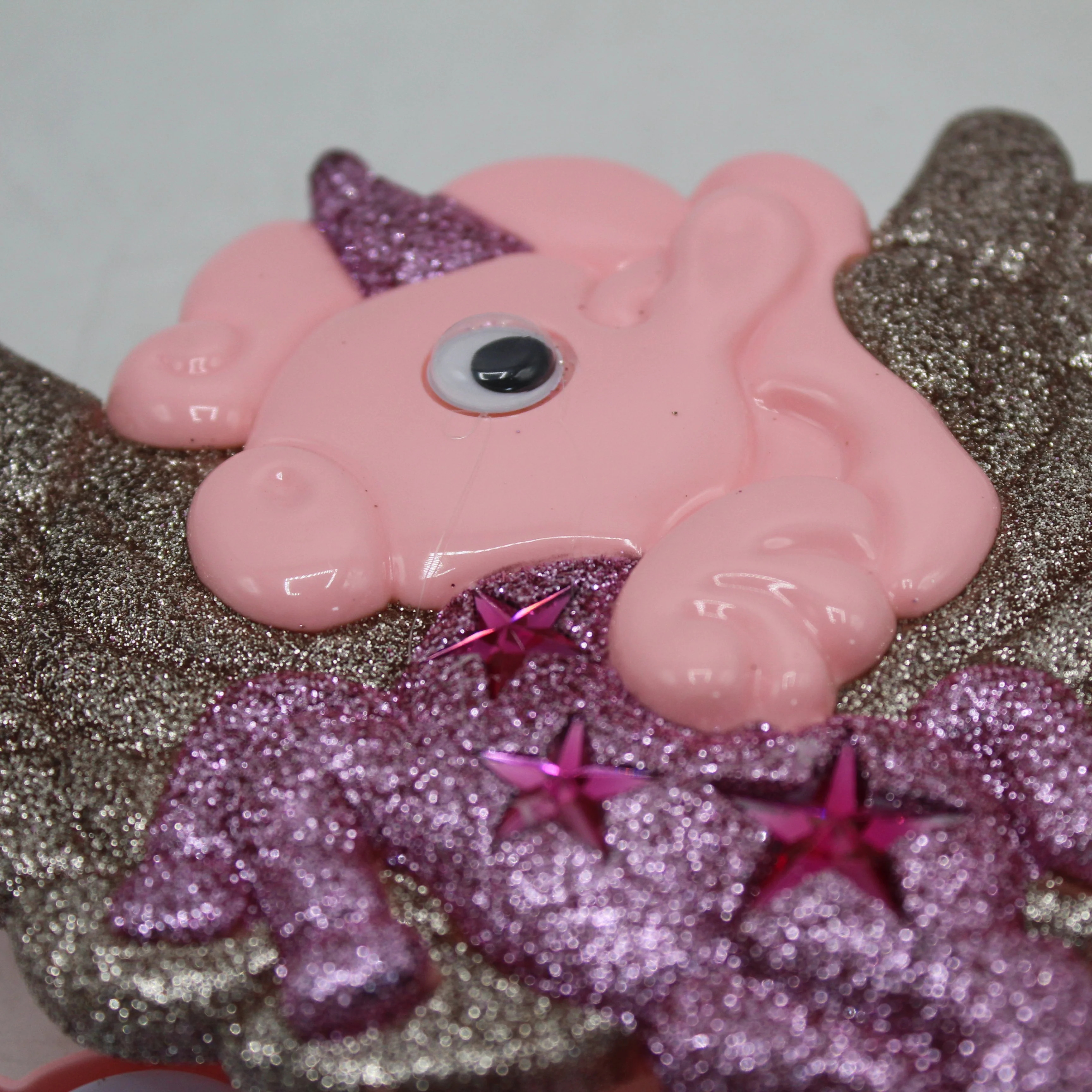 Unicorn Shape Glitter Makeup Kit - Image 6